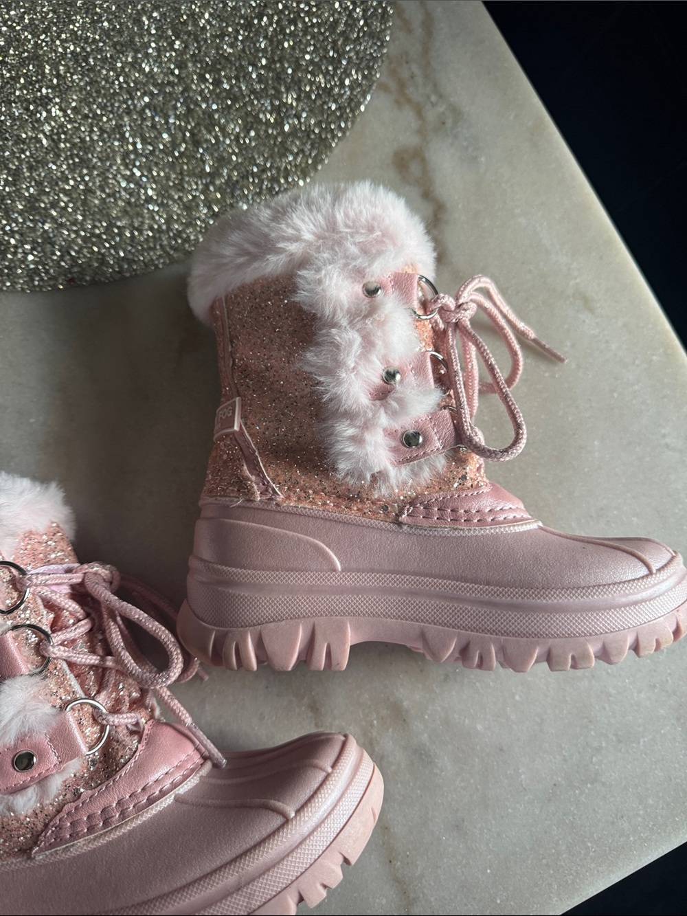 Pink Glitter Faux-Fur Winter Boots
Girls
10 - Picture 2 of 8